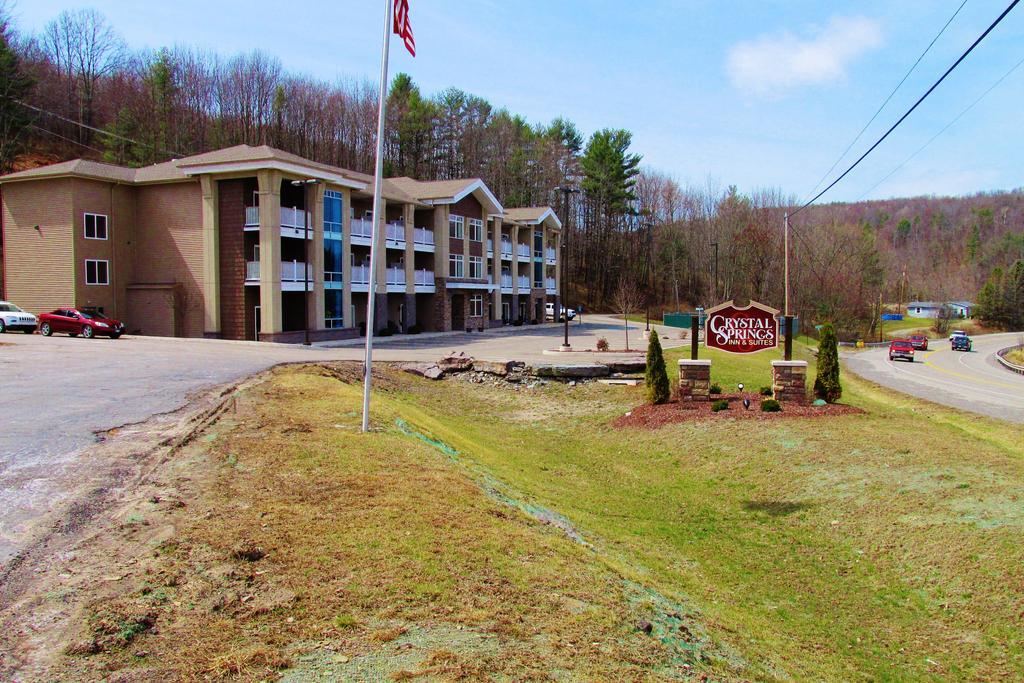 Crystal Springs Inn And Suites Towanda Bagian luar foto